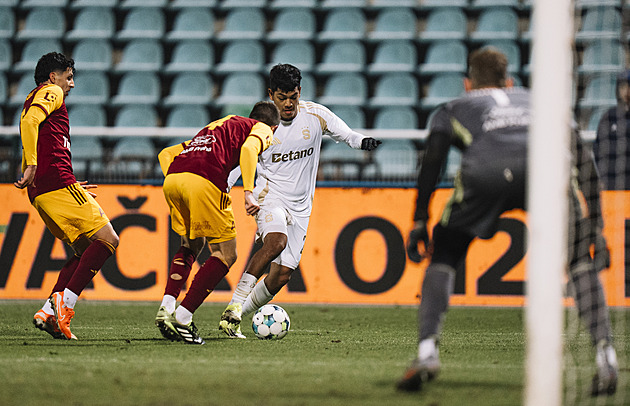 Sparta dopsala tři posily, Grimaldo chybí. Koho pro poháry doplní Plzeň a Sigma?