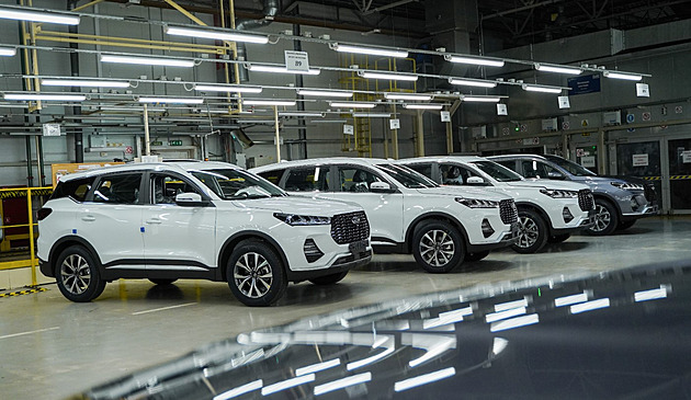 Auta v Rusku jako nedostupné zboží. Dražší jsou jen čtyři země