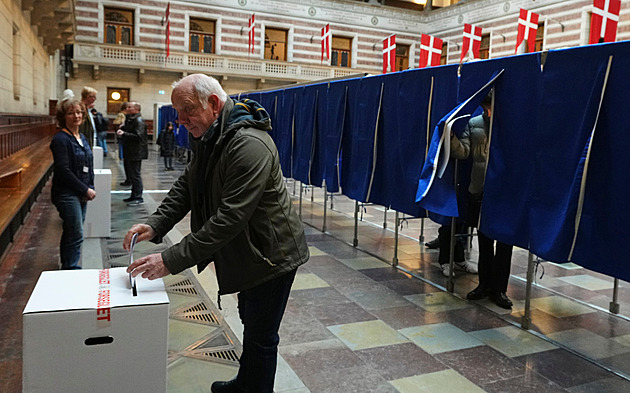 Dánové vybírali parlament. Odhady naznačují náskok levice