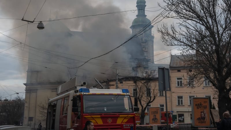 Rusové využili situace a mění taktiku, varují analytici. Zelenskyj mluví o „úplné zvrácenosti“