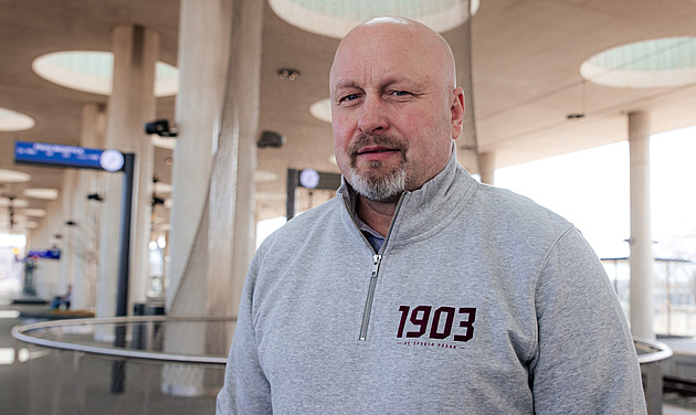 Potvrzeno, Spartu přebírá Augusta: Chci se prezentovat úspěšným hokejem