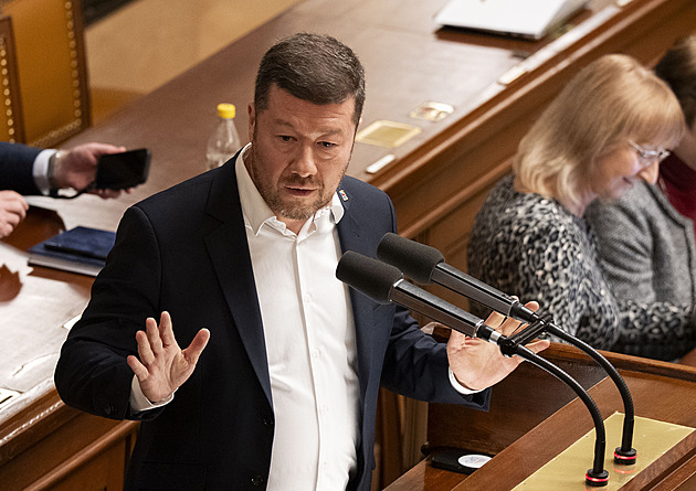 Poslanci se hádají o sudetské Němce a o to, kde chce zrušit Benešovy dekrety