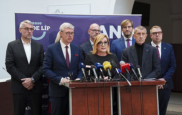 Nemáme prezidentský systém, hájí koalice neúčast Pavla na summitu NATO