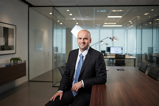 Kdo čeká na perfektní bydlení, často nekoupí nic, říká odborník na finance