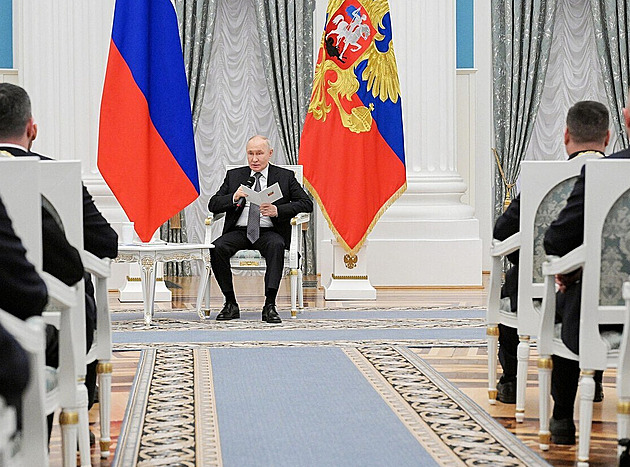 „Blíží se katastrofa.“ Putin ztratil elity, je jako Hitler. Obměkčoval ho i Peskov