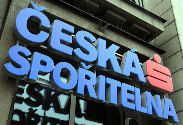 Největší banka v Česku se chystá vypnout mobilní bankovnictví. Už tento víkend