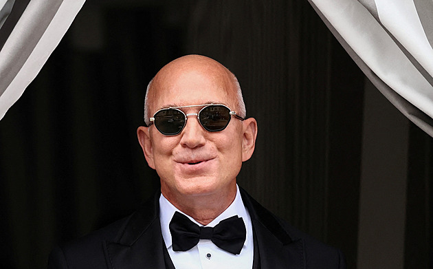 Bezos vstupuje do sportu. Zakladatel Amazonu je spolumajitelem Liverpoolu